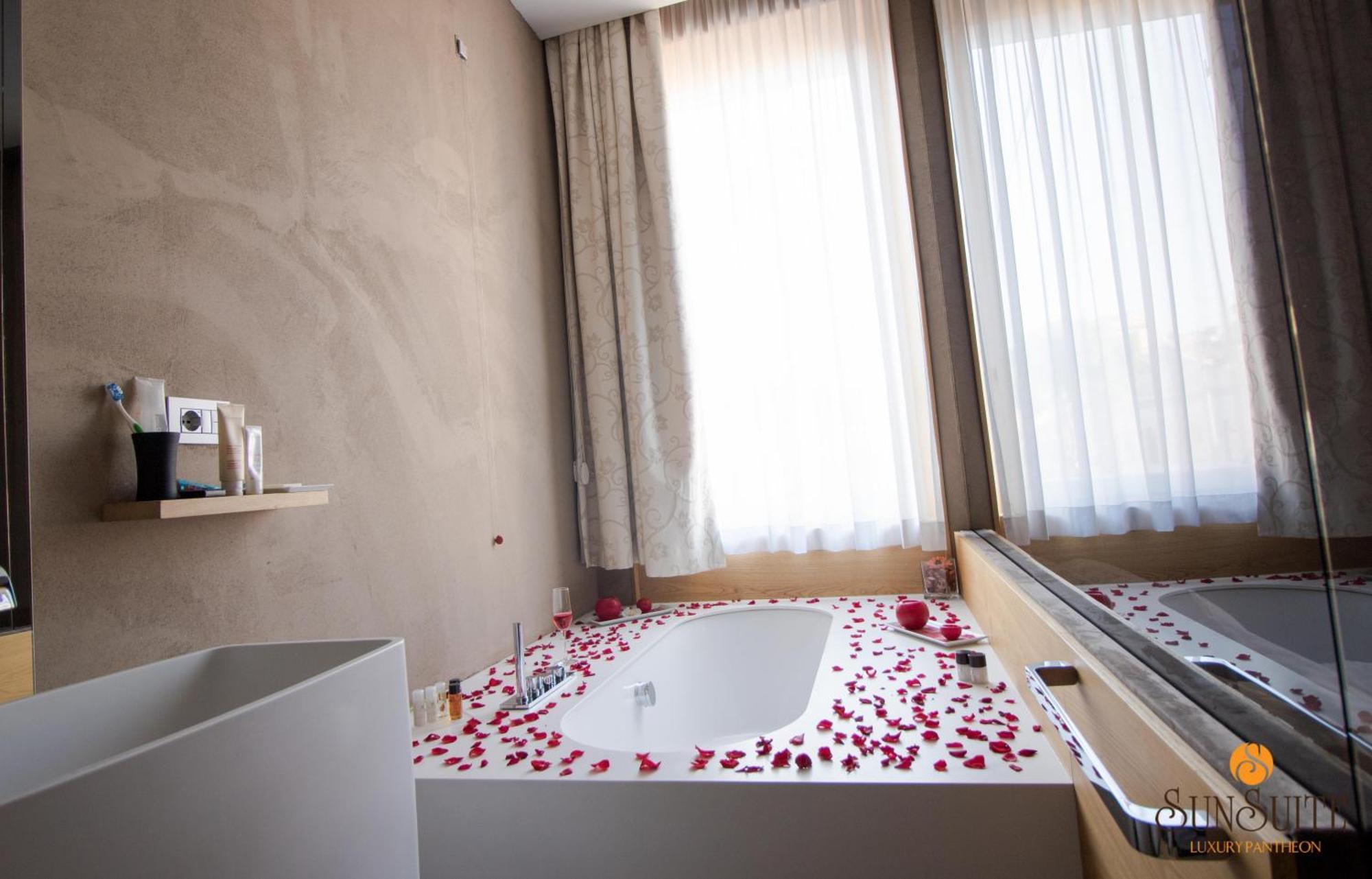 Sun Luxury Pantheon Roma